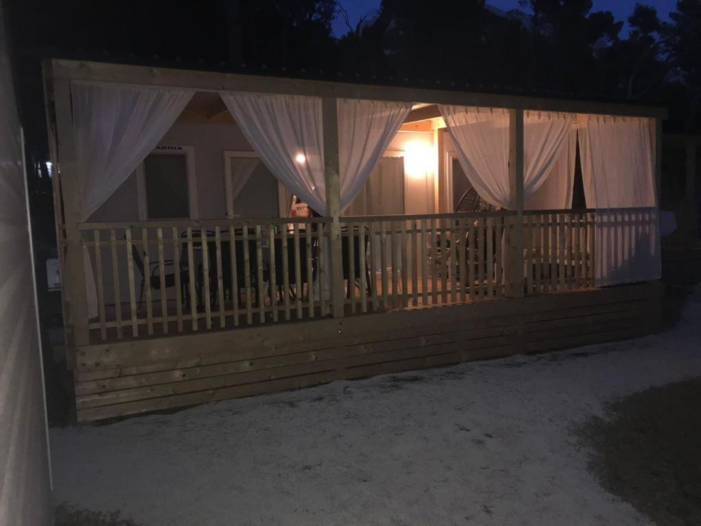 Oaza Mira Mobile Houses - Camp Basko Polje #Bestoffer Baška Voda Dış mekan fotoğraf